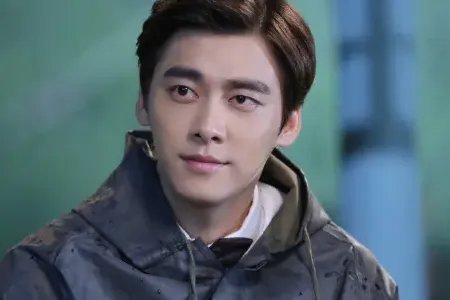 李易峰作品被下架,母校撤下其海报,从万人敬仰到万人唾弃,他经历了啥?