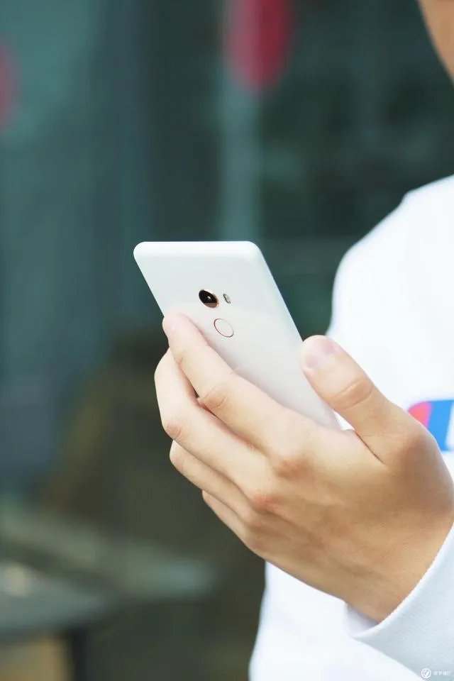 如何评价小米MIX 2 unibody全陶瓷版?