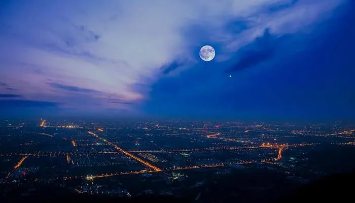 月亮旁边有一颗星星寓意