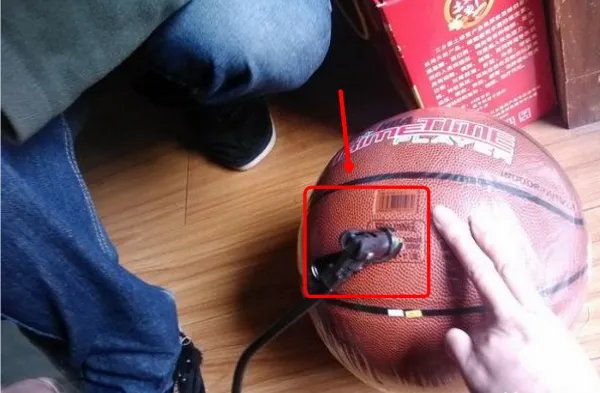 篮球打气筒怎么用