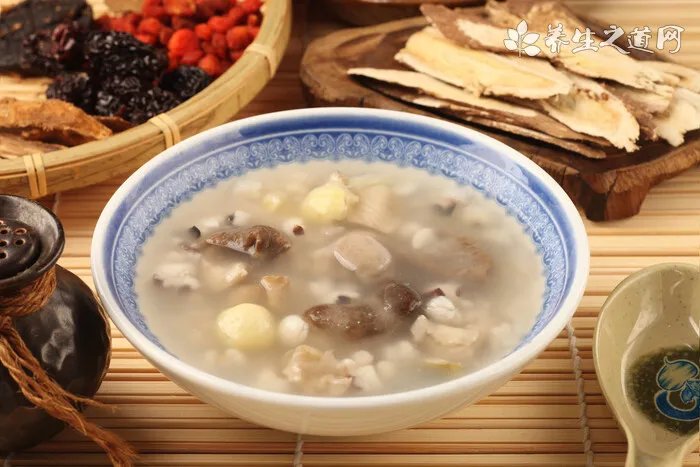 蚯蚓吃什么