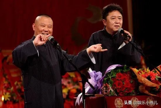 德云社的相声专场为什么能开几万人的场子?坐在后排的观众会过瘾吗?