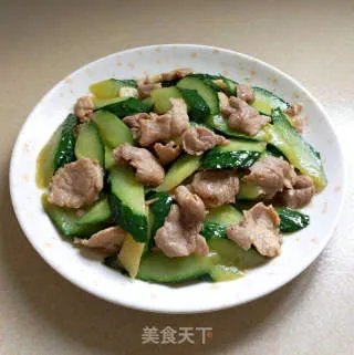 黄瓜炒肉片