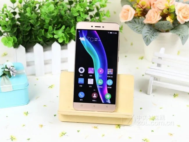 金立 S6 Pro 4GB+64GB GN9012 耀金运行流畅 京东售价1299元