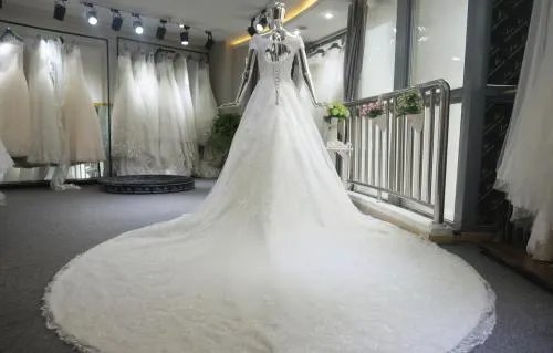 南京婚纱租赁多少钱  婚纱礼服租赁要点指南