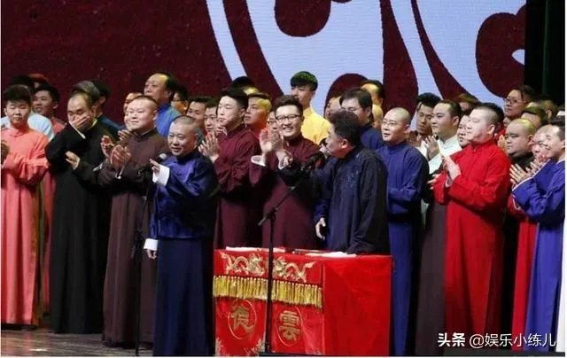 德云社的相声专场为什么能开几万人的场子?坐在后排的观众会过瘾吗?