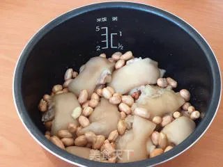 猪蹄炖花生