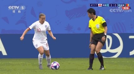 BBC解说员批评中国裁判秦亮:执法糟糕,失去了对比赛的控制,你怎么看?