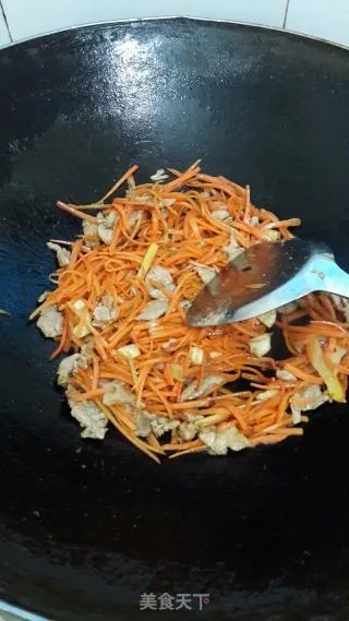 红萝卜炒肉
