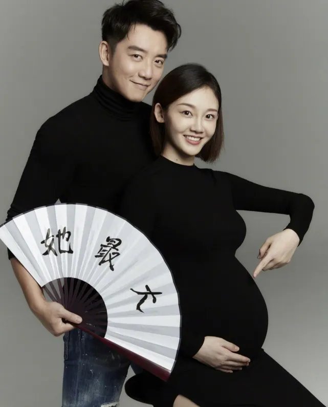 郑恺苗苗庆祝女儿百天并晒照，为何大家都在对比另外一位女星？