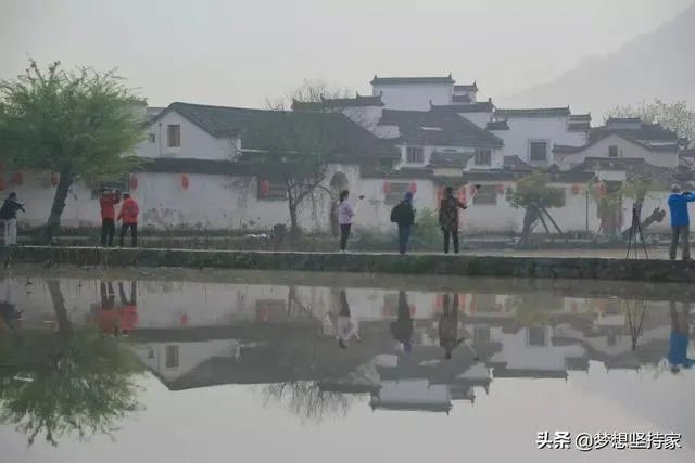 黄山三日游旅游攻略。尽量详细一些，谢谢？