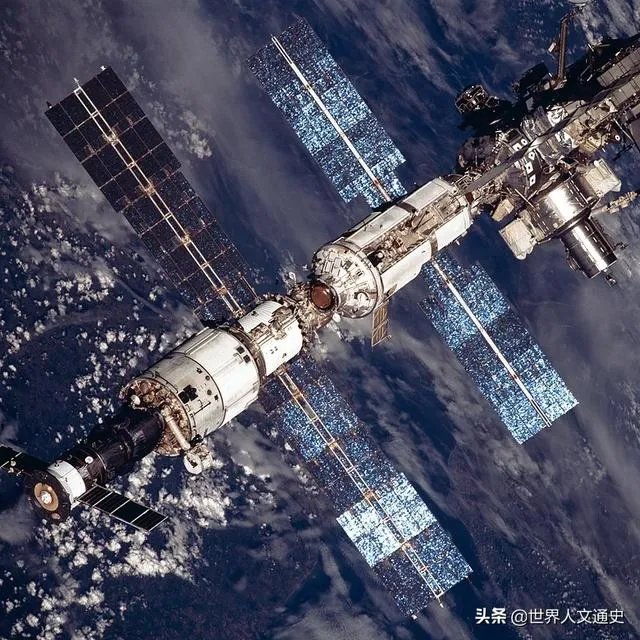 目前外太空中有人类的尸体吗？