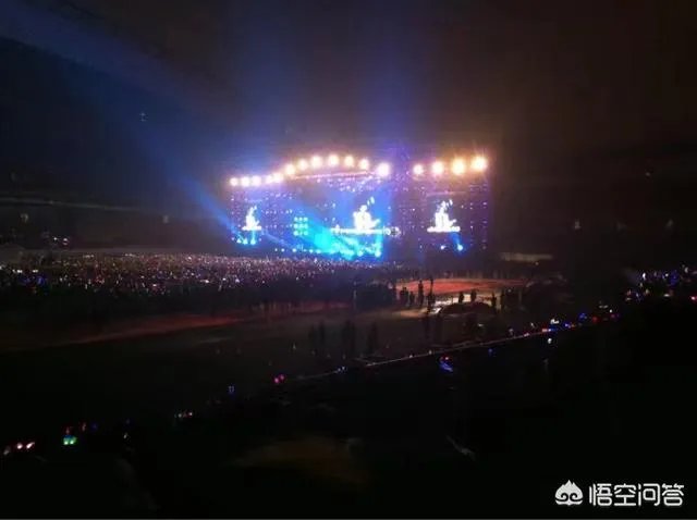德云社的相声专场为什么能开几万人的场子？坐在后排的观众会过瘾吗？