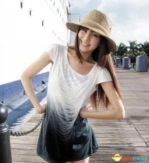 深大校花温健婷新旧照片对比：青涩退去变优雅