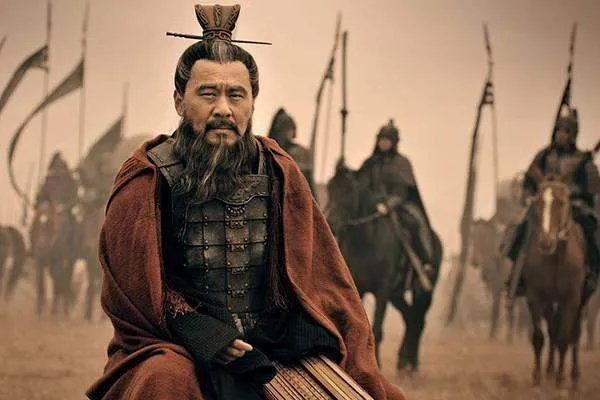 曹操挟天子令诸侯之后，为什么选择定都许昌？