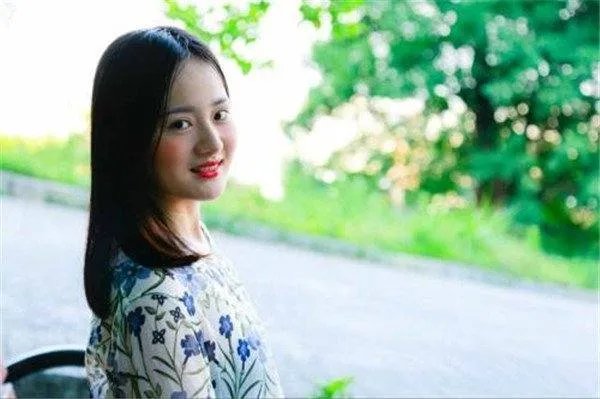 “重庆最美的女孩”是出自哪里的梗,说的是谁?