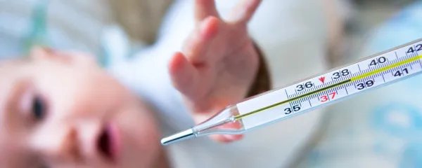 小孩晚上发烧怎么办