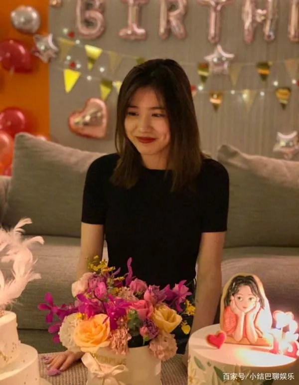 章子怡汪峰为大女儿庆生,这么漂亮确定是15岁吗?