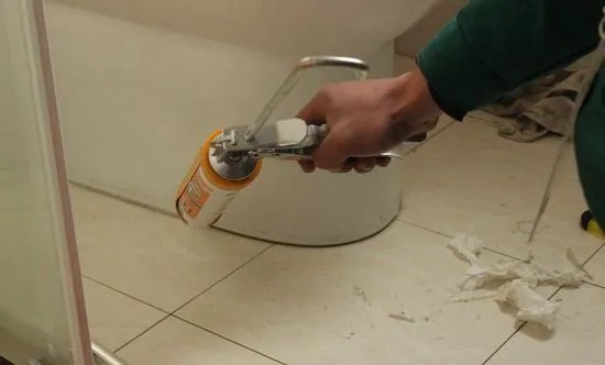 马桶底部漏水怎么办?马桶底部漏水的原因