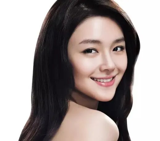 汪小菲儿子真的“惨”,负责烤肉给姐姐吃,连出镜的机会都没有,为什么?