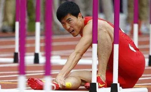 易建联跟腱断裂是怎么回事?