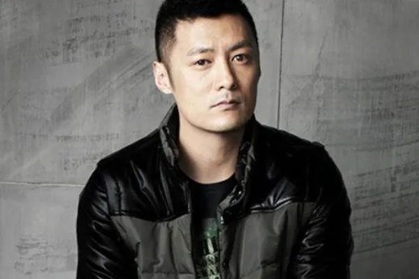男生国字脸适合什么发型？
