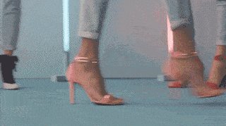 有哪些实用好看的女式高跟凉鞋？