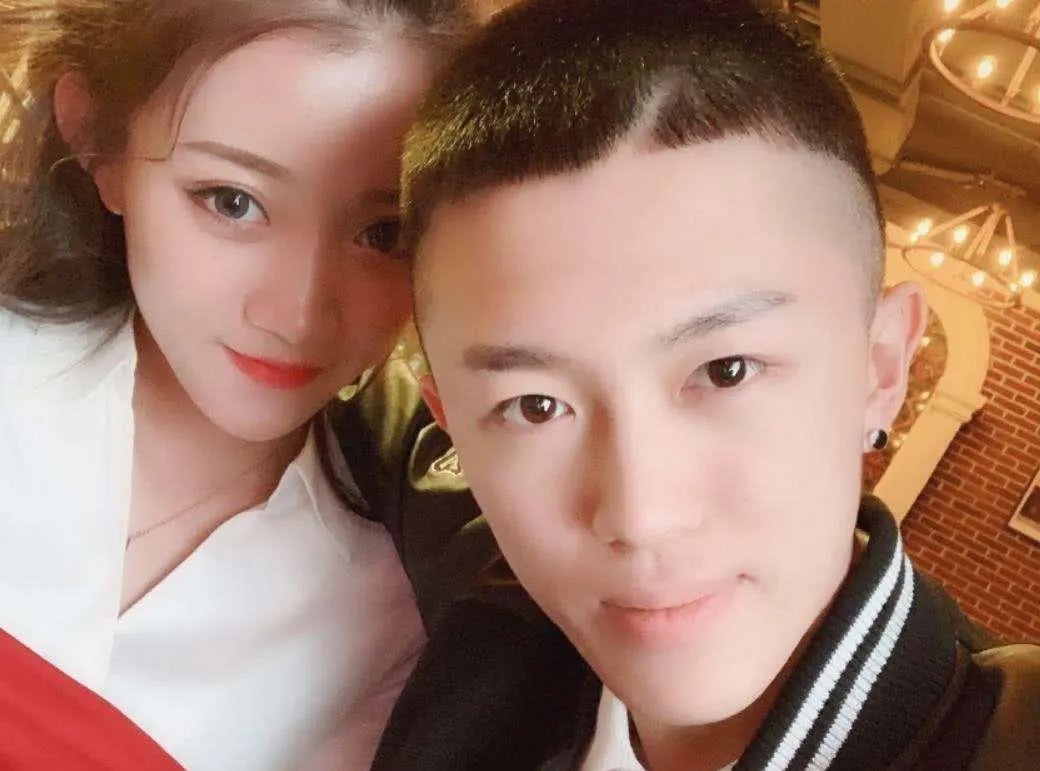 牌牌琦的老婆小伊伊怀孕上热搜了，现在热搜榜这么廉价吗？