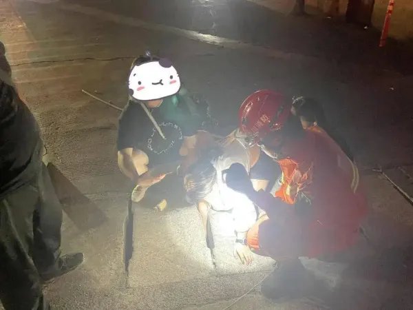 四川一女子掉下水道嫌自己臭拒绝救援,女孩子的颜值“包袱”有多重?