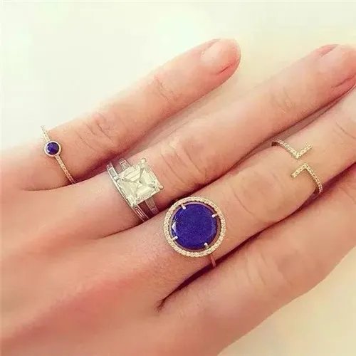戒指的戴法图片大全 叠戴戒指怎么戴好看