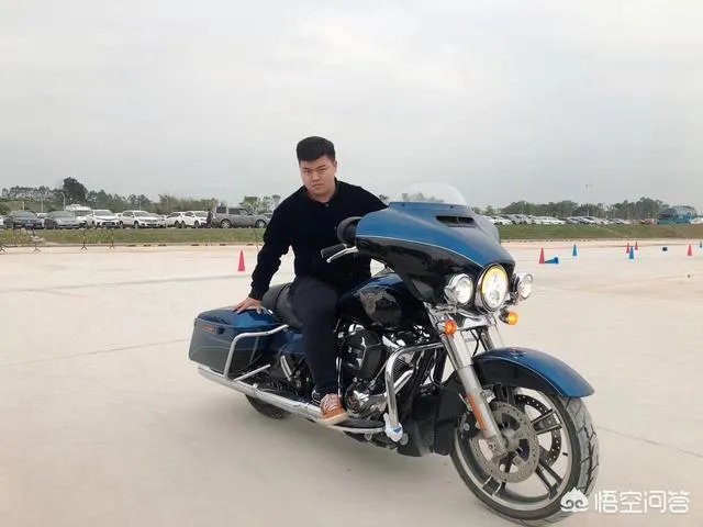有的摩托车价格堪比豪华汽车，这么高的价格到底值不值？