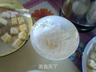 蒙餐必点的拔丝奶豆腐