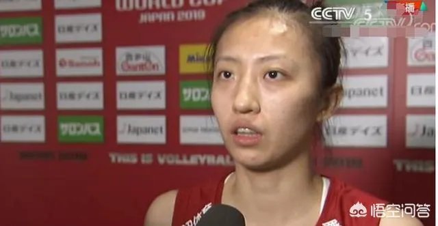 中国女排3-0击败阿根廷后，郎平赛后采访时哽咽，直言：世界杯挺难的，你怎么看？