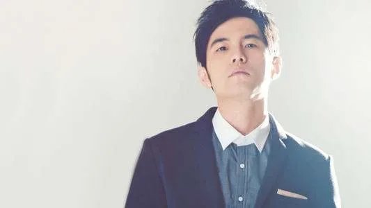 我不配  歌词