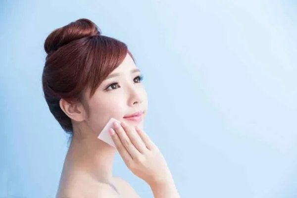 如何正确使用雅诗兰黛眼霜