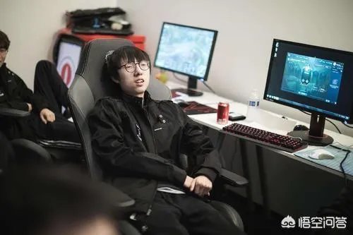 对RNG麻辣香锅玩游戏玩到呕吐怎么看?