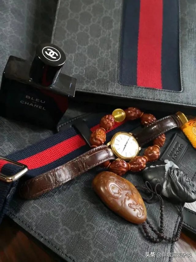 图中的和田玉的摆件价值如何?