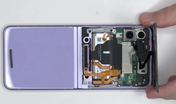 三星Galaxy Z Flip 3拆解：难以维修
