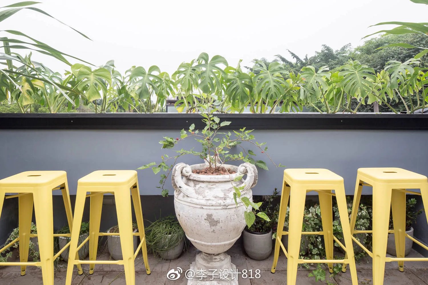 【工业风艺术画廊设计】室内3米的净高，与街道建立一种对话关系...
