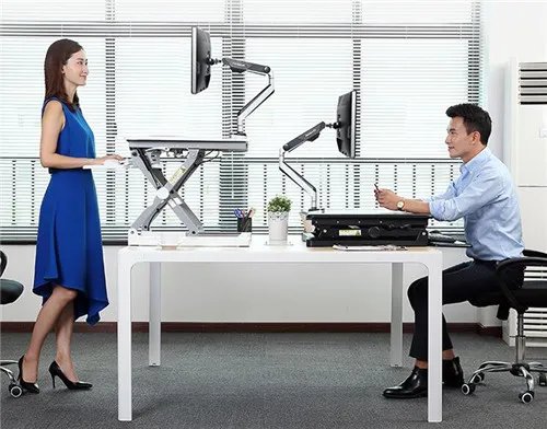 2018最新办公电脑桌图片大全 办公电脑桌上放哪些植物好