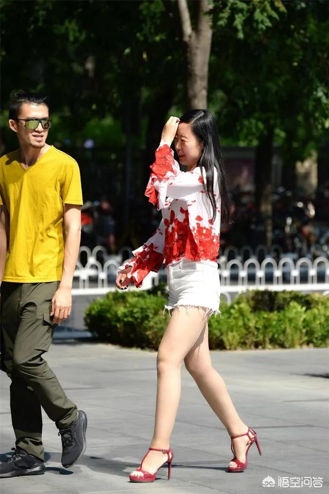 有哪些实用好看的女式高跟凉鞋?