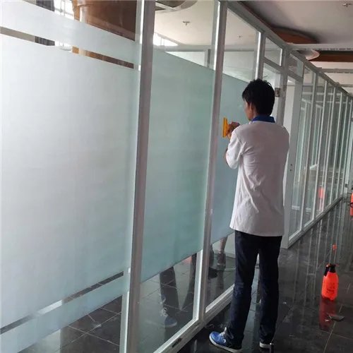 窗户贴膜怎么撕下来