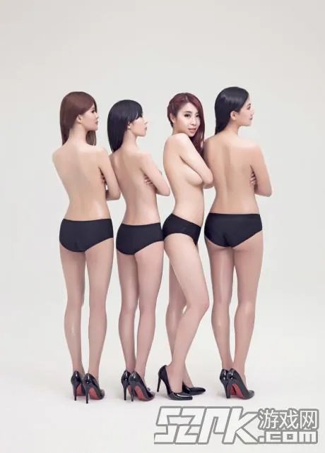 游戏女播音员拍《男人装》 小苍MM半裸上阵