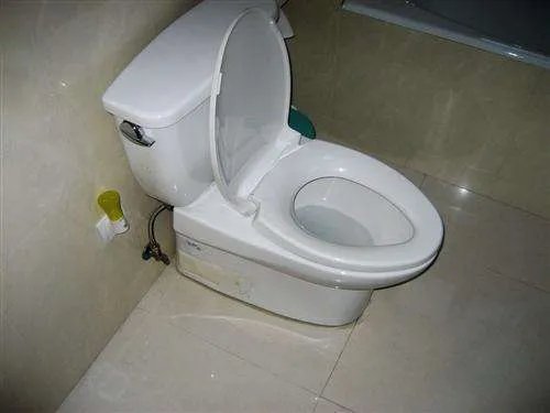 马桶底部漏水怎么办?马桶底部漏水的原因