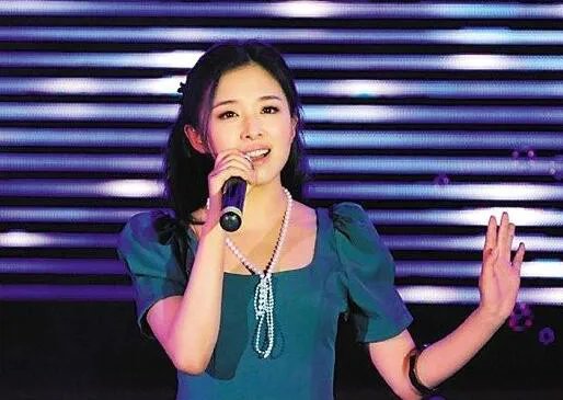 张含韵整容前后对比大  清纯玉女收拾自我重新启程