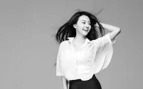 有没有霸气冷酷的黑白灰色系的女生头像?