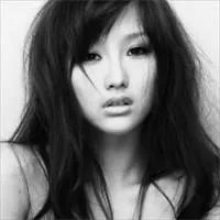 有没有霸气冷酷的黑白灰色系的女生头像?