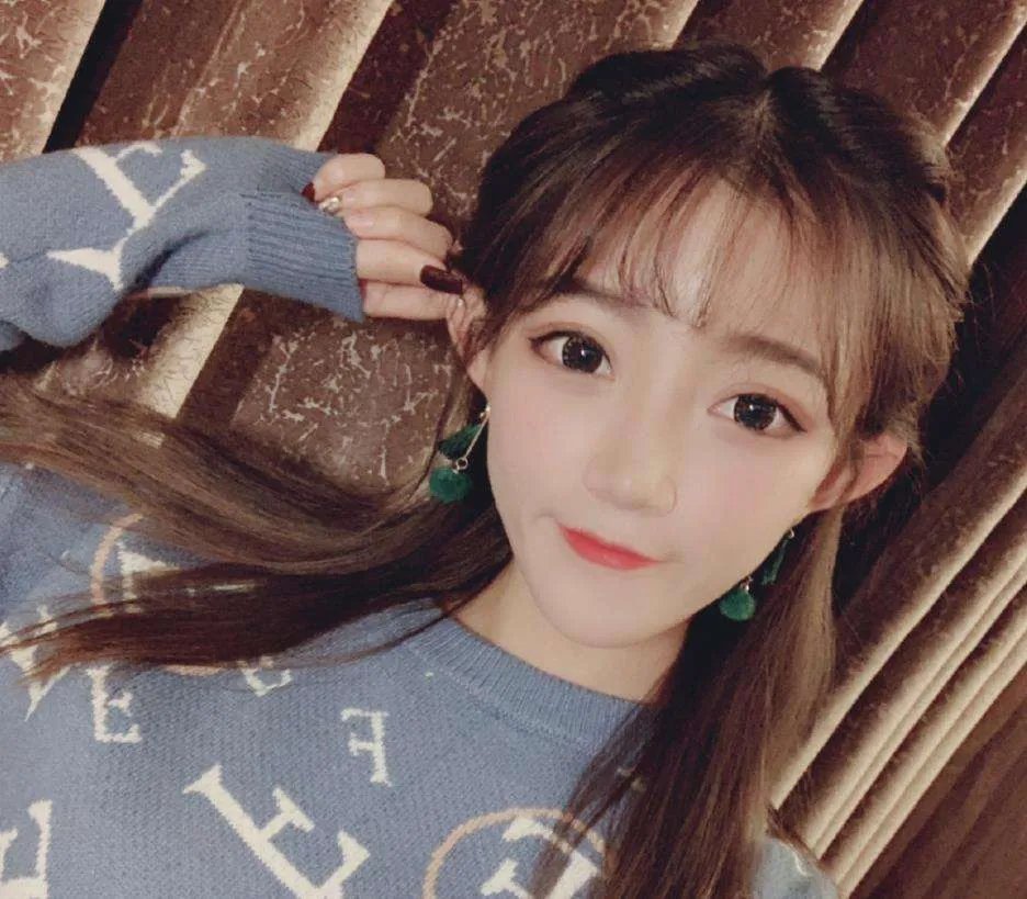 牌牌琦的老婆小伊伊怀孕上热搜了，现在热搜榜这么廉价吗？
