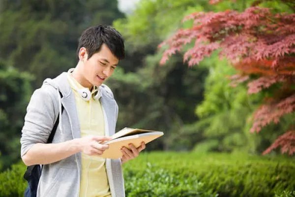 我是一名大一新生,学业规划书什么的都不会写呢?