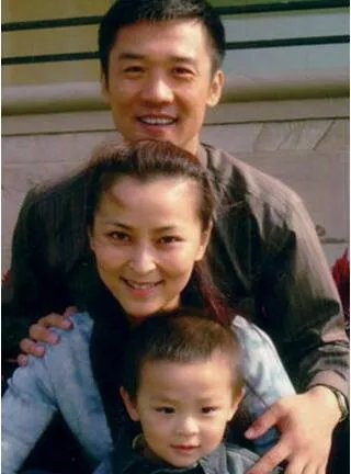 现任黄志忠老婆被曝光 柯蓝身份大起底？